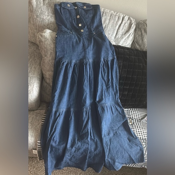 bebe STRAPLESS TIERED LIGHTWEIGHT DENIM DRESS - Picture 8 of 8